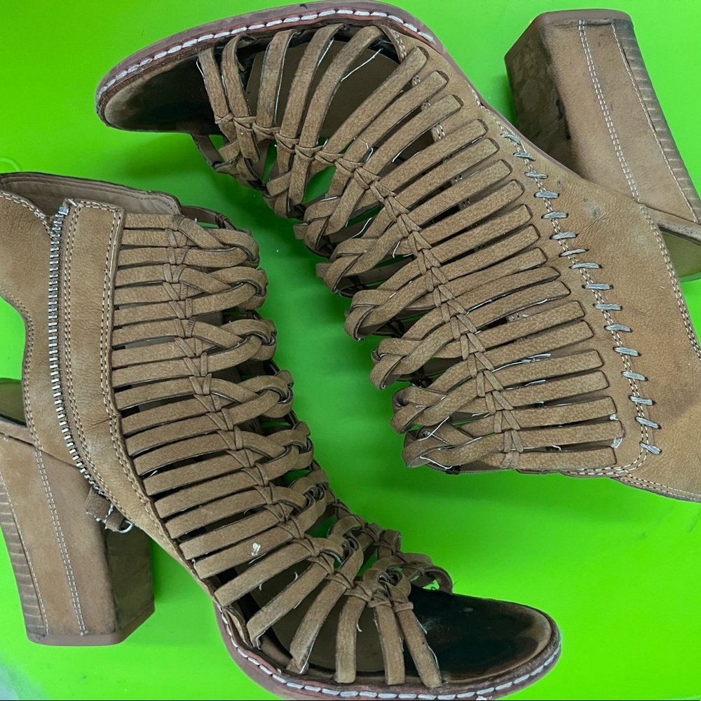 DOLCE VITA Heeled Sandals 💖 USED